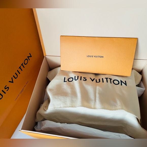 NWT Louis Vuitton Alma Bb Light Pink M22620 with Dust Bags, Box and Shopping Bag - Picture 9 of 16